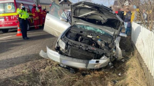 Doi români, loviți în plin de o mașină scăpată de sub control. Victimele au ajuns în stare gravă la spital