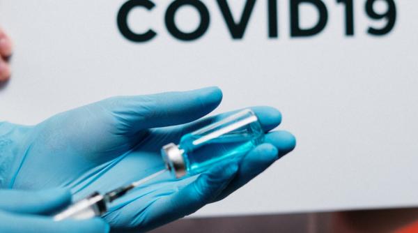 Israelul aprobă a patra doză de vaccin pentru cei de peste 60 de ani şi personalul medical