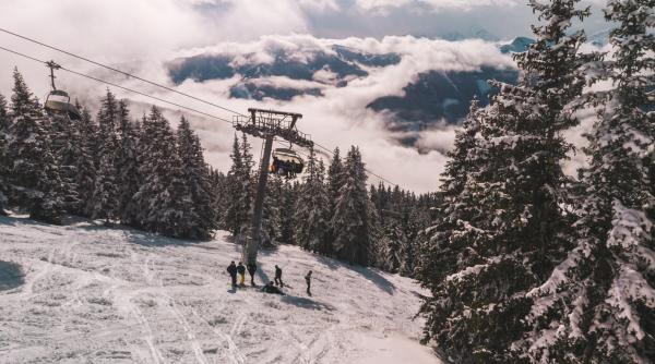 COVID la schi în Austria. Un nou focar, descoperit în rândul instructorilor de schi din Tirol