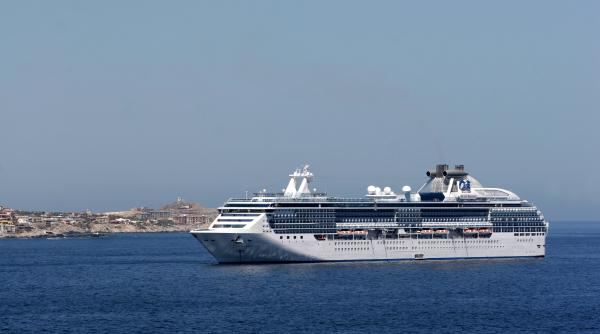 Italia. Cel puţin 45 de pasageri ai unei nave de croazieră, testaţi pozitiv la COVID-19