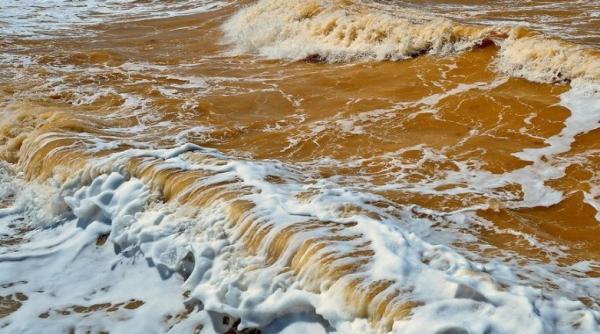 Apa Mării Negre a devenit galbenă. Biolog român: „Se întâmplă destul de rar”
