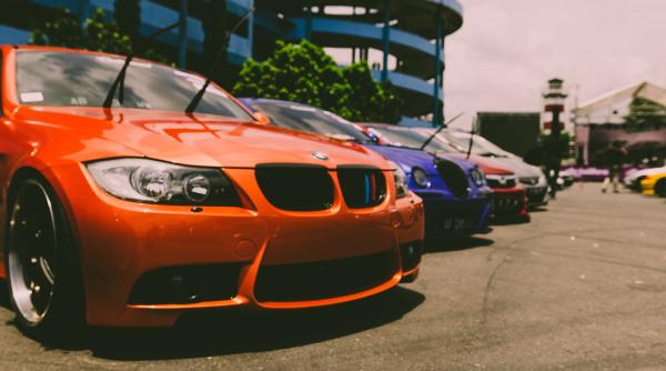 Aproape 400.000 de maşini second hand din import au fost înmatriculate în România, în 2021