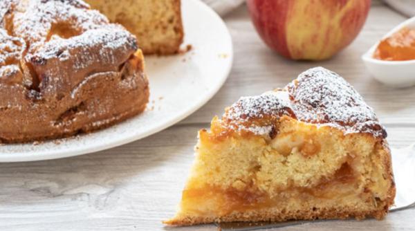 Tartă cu mere și gem. O rețetă cum făcea bunica, cu aluat moale