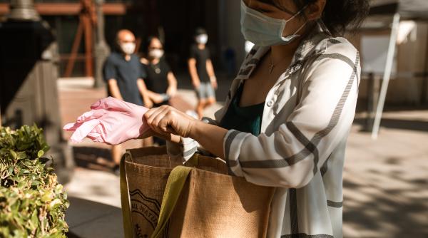 Israelul raportează un nou număr record de infectări cu COVID-19