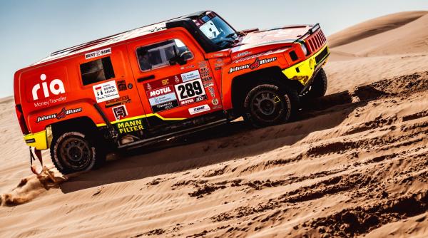 Echipajele româneşti, pe locurile 69 şi 70 în etapa a 10-a a Raliului Dakar 2022