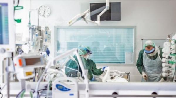 Italia scade sub 200 000 de infectări zilnice, dar are un nou record de decese în valul patru. Bilanțul complet 