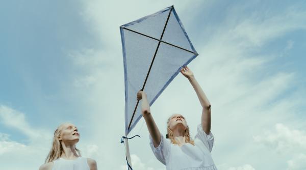 Sărbătorim azi, 14 ianuarie: Ziua internațională a Zmeului, Ziua organizării locuinţei și a costumării animalului de companie