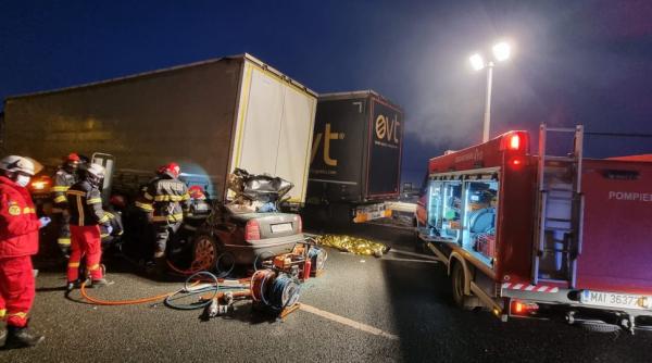 Accident cumplit aproape de vama Nădlac: Trei persoane au murit, după impactul cu un TIR. Circulația pe A1, blocată (VIDEO)