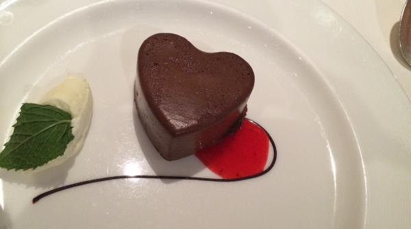 Tort cremos de ciocolată - cea mai simplă rețetă, din doar 2 ingrediente: Fără făină, unt, ouă sau lapte! 