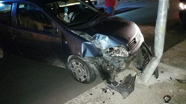 Italia. O șoferiță româncă s-a urcat beată la volan și a provocat un accident teribil