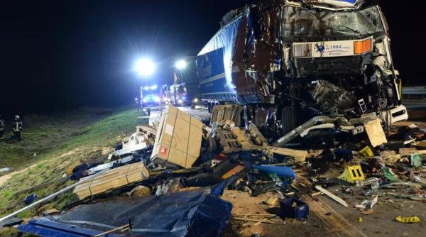 Șofer român de TIR, accident cumplit în Germania. Autostrada A2, închisă aproape toată noaptea