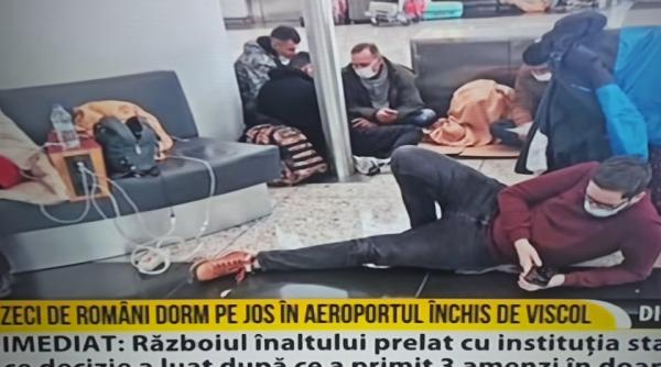 Zeci de români dorm pe jos în aeroportul din Istanbul. Foto 