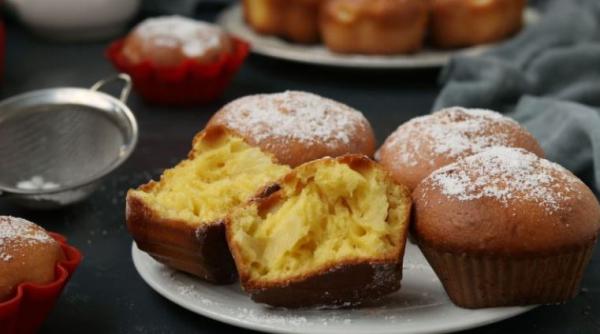 Brioșe, umplute cu cremă. Un ingredient secret le conferă un gust senzațional și unic