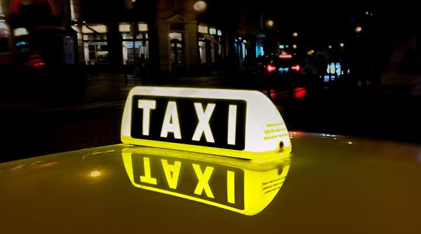 Bucureștiul va avea doar taxiuri electrice, hibrid și euro 6. Nicușor Dan modifică regulamentul 