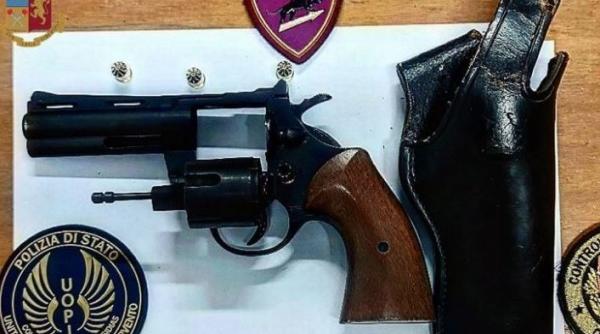 Italia. Panică la Bologna: Doi români au băgat spaima în trecători, după ce au scos pistolul pe geamul mașinii și au început să tragă