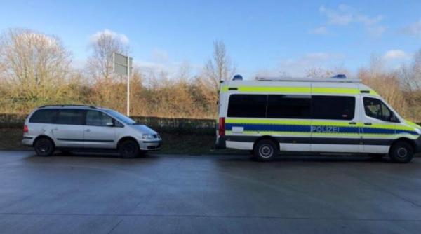 Germania. Șofer român, pericol în trafic. Conducea o mașină, care avea zeci de defecte periculoase. Polițiștii l-au lăsat pieton