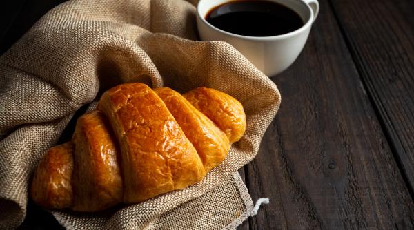 Probabil cea mai bună și simplă rețetă de croissant. Nu vei mai cumpăra niciodată de la patiserie!
