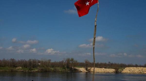 Doisprezece migranți, fără haine și încălțăminte, găsiți morți de frig la granița Turciei cu Grecia