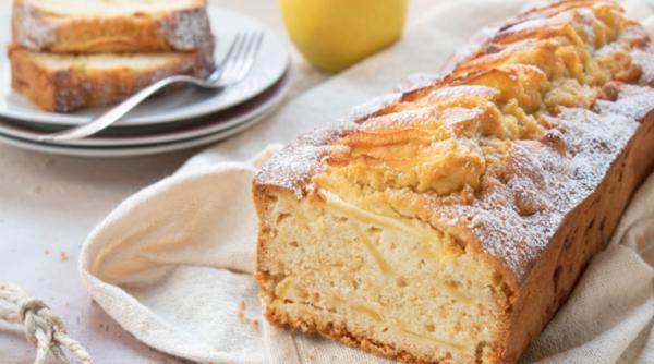 Chec pufos cu mere. Desertul perfect pentru o masă în familie, toată lumea va zâmbi