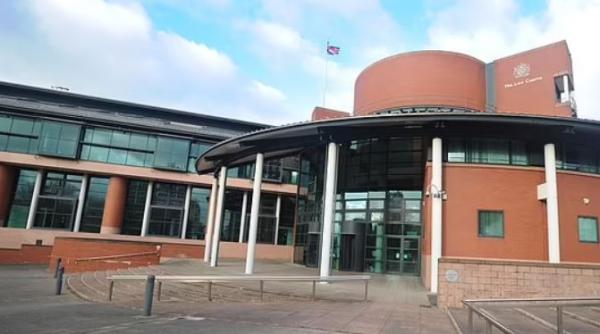 Marea Britanie. Îngrijitor, condamnat pe viaţă, după ce a violat o bătrână de 99 de ani, bolnavă de demenţă 