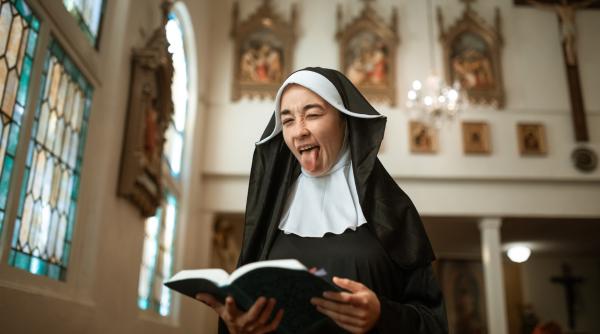 O călugăriţă din California a cheltuit banii unei şcoli catolice în cazinouri