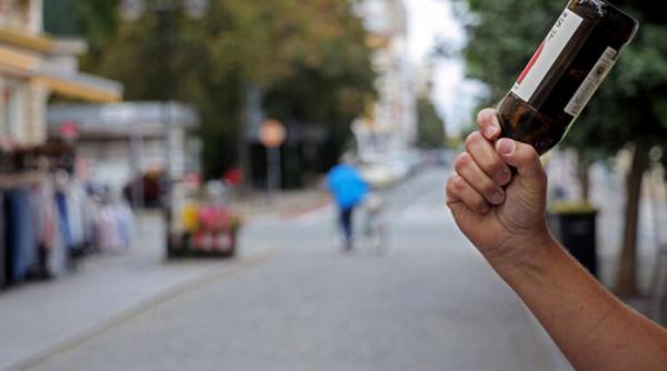 Germania. Român, atacat de doi adolescenți cu o sticlă de bere. Scena violentă, oprită de polițiști