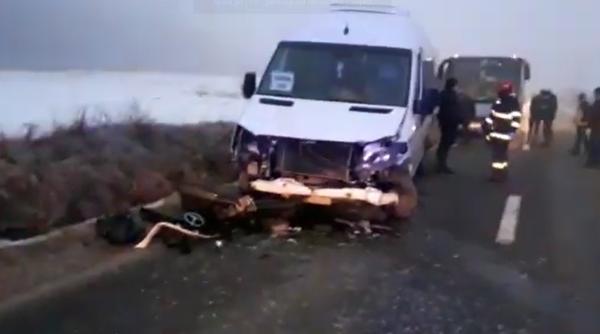Microbuz cu elevi, accident serios! Doi copii și un adult au ajuns la spital, la Cluj