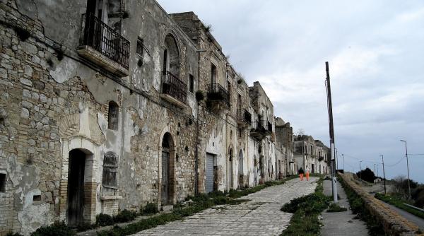 O localitate-fantomă din Spania a ieșit de sub ape după 30 de ani, ca urmare a secetei care a lovit țara