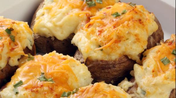 Cartofi copți de două ori. Sunt geniali! E rețeta pentru care s-a inventat cuvântul "Delicios!"