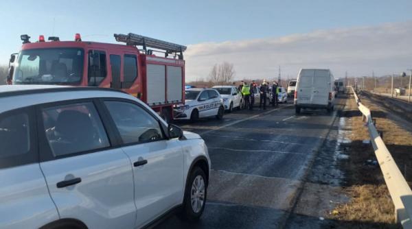 Teribil accident pe DN 22B: Cinci mașini implicate, traficul blocat