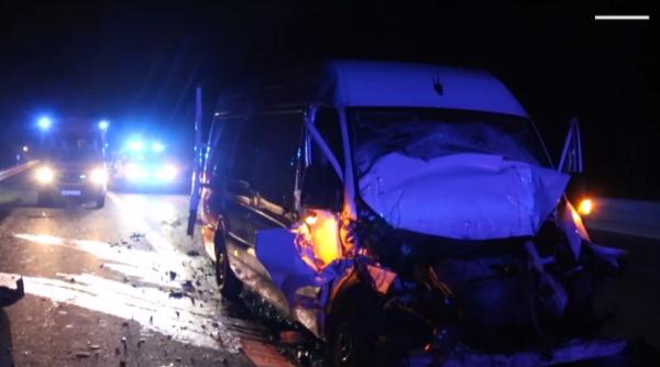 Șofer român de microbuz, accident grav în Germania. "Pur și simplu n-a frânat"