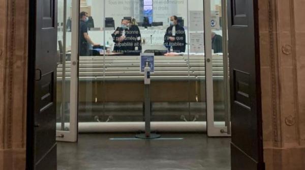 Franța. Un român, încătușat pentru viol și tentativă de viol. ADN-ul său a fost găsit pe cele două victime