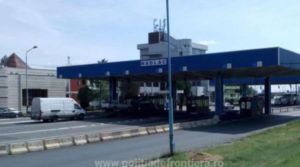 Aglomerație în vămi. Peste 110.000 persoane au tranzitat frontiera țării, în ultima zi. Mai mulți români, întorși din drum 