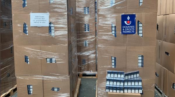 Peste 7 tone de țigări, găsite în TIR-ul unui român: închisoare și amendă uriașă. Polițiștii francezi, felicitați de ministru