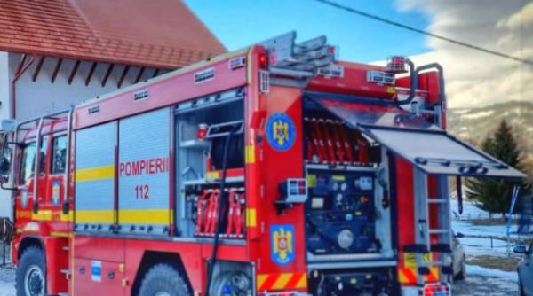 Mercur, găsit în spatele unei școli din Suceava. Pompierii intervin pentru a aduna substanța toxică