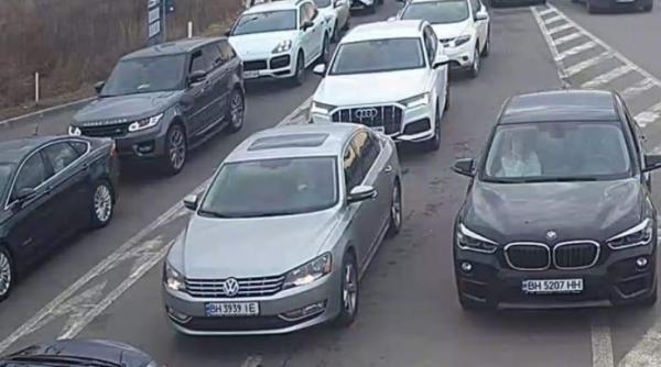 Poliția de frontieră: Traficul prin punctele de trecere cu Ucraina se derulează normal