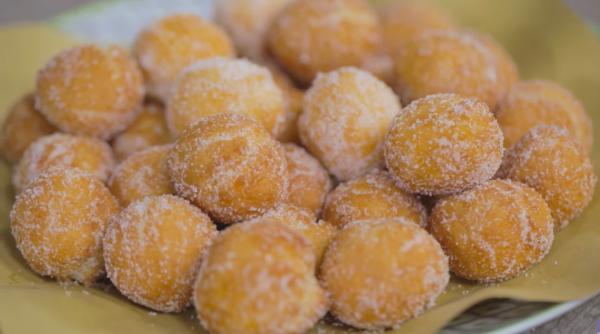 Castagnole de mere, gogoșile delicioase și dietetice: Vor dispărea de pe masă în cel mai scurt timp. Au doar 35 de calorii