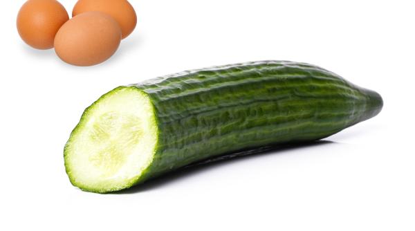 Pune o jumătate de castravete răzuit într-un albuș de ou. Probabil cel mai bun truc pe care trebuie să-l știi