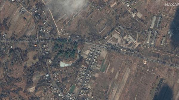 Alertă în Ucraina. O coloană de 5 kilometri de vehicule militare ruseşti, în drum spre Kiev: O mare desfăşurare de forţe terestre - FOTO