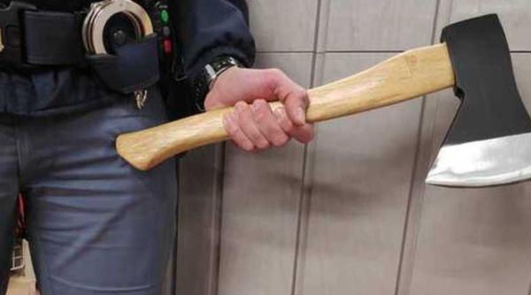 Italia. Un bărbat și-a ucis socrul cu toporul și le-a rănit cu bestialitate pe soția și soacra sa