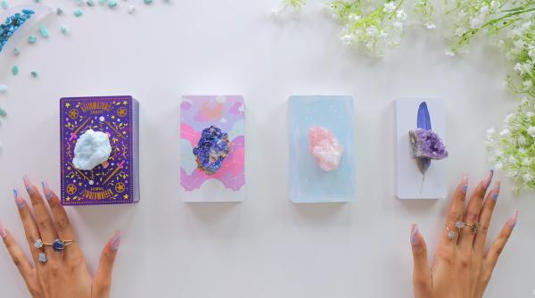 Horoscop tarot pentru luna martie 2022. Peștii sunt mai îndrăgostiți ca niciodată, Săgetătorii fac progrese în relație