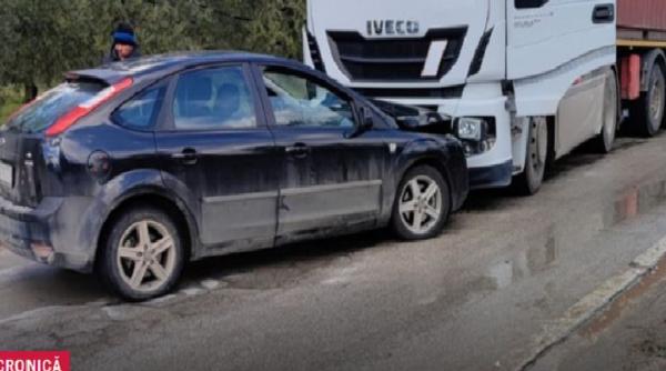 Italia. Șofer român rănit grav, după ce mașina sa a fost spulberată de un camion