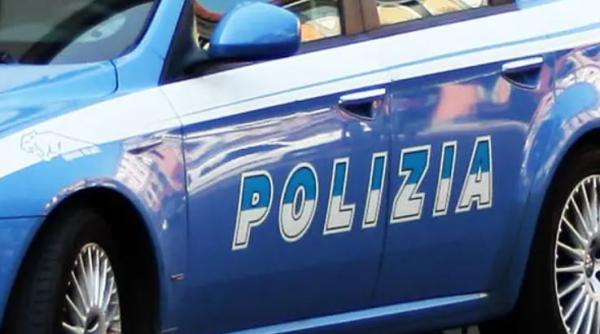 Italia. Un român își aștepta victimele în stațiile de autobuz și le jefuia. Hoțul, dat de gol de un tatuaj