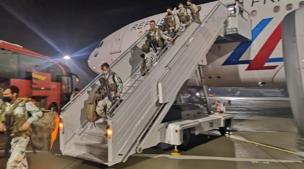 Peste 200 de militari francezi, parte din Forţa de Răspuns a NATO, au ajuns în România