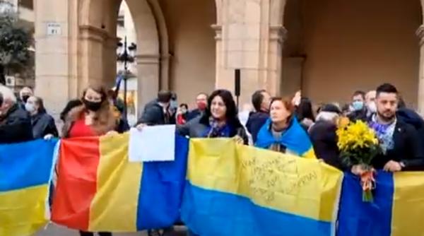 Românii din Spania sunt solidari cu Ucraina. În Castellon, au fost arborate steagurile României și Ucrainei