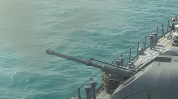 Turcia blochează în continuare strâmtorile Bosfor şi Dardanele pentru navele militare ruse