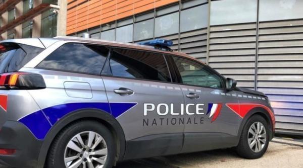 Franța. O fetiță româncă de 11 ani, prinsă la furat de haine scumpe. Mama și bunica ei, condamnate