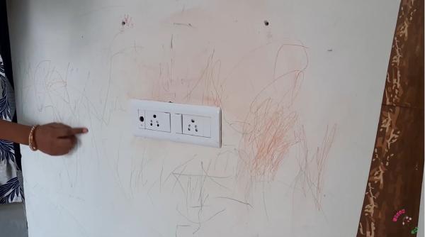 Amestecă săpun de vase cu oțet și urmeză instrucțiunile. Un truc magic care îți va curăța instant pereții