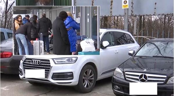 Ucrainenii îşi abandonează autoturismele în aeroporturile din România: „Cred că până la urmă e mai valoroasă viața nu mașina”