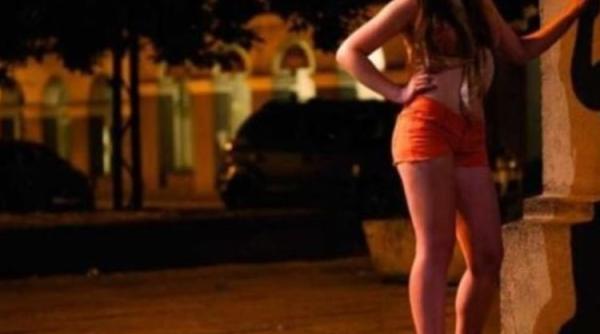 Italia. Coșmarul unei românce, forțată să se prostitueze de soțul ei: „Mi-a găsit clienții și a păstrat încasările pentru a juca la aparate”